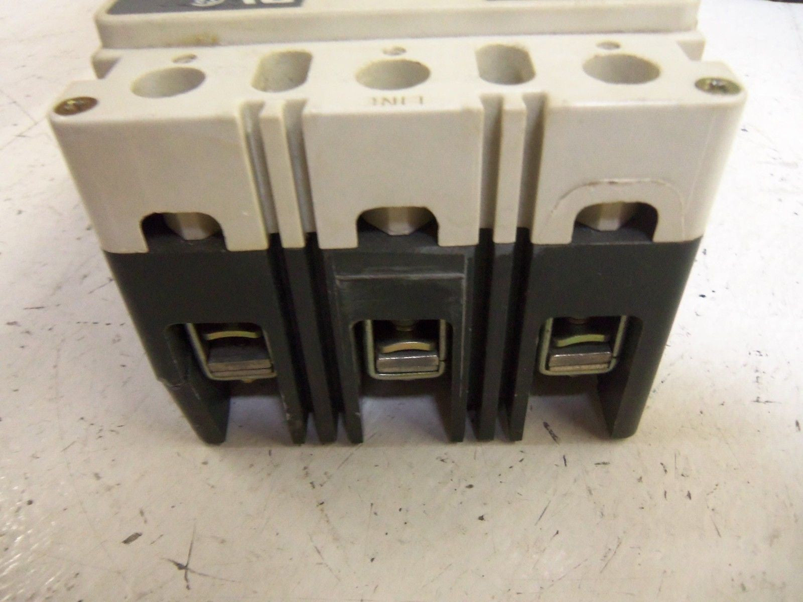 CUTLER HAMMER HMCPS007C0C CIRCUIT BREAKER *USED*