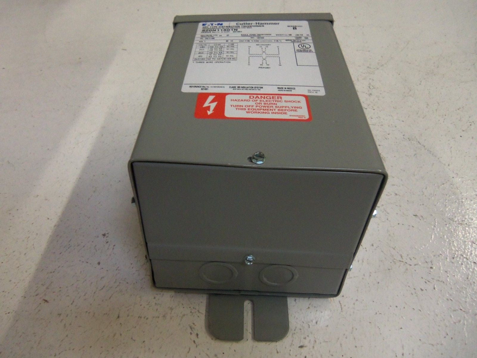CUTLER HAMMER S20N11S01N S01001 DRY TYPE TRANSFORMER 1 KVA *NEW IN BOX*
