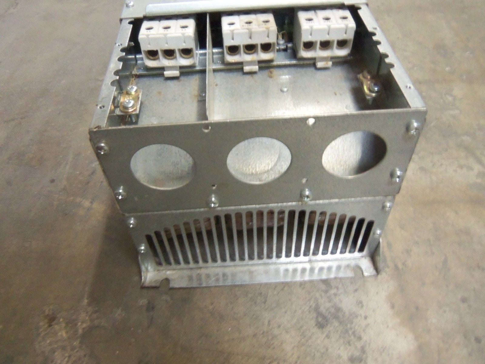 CUTLER HAMMER SVX050A1-4A1N1 DRIVE (AS SEEN IN PICTURED) *USED*