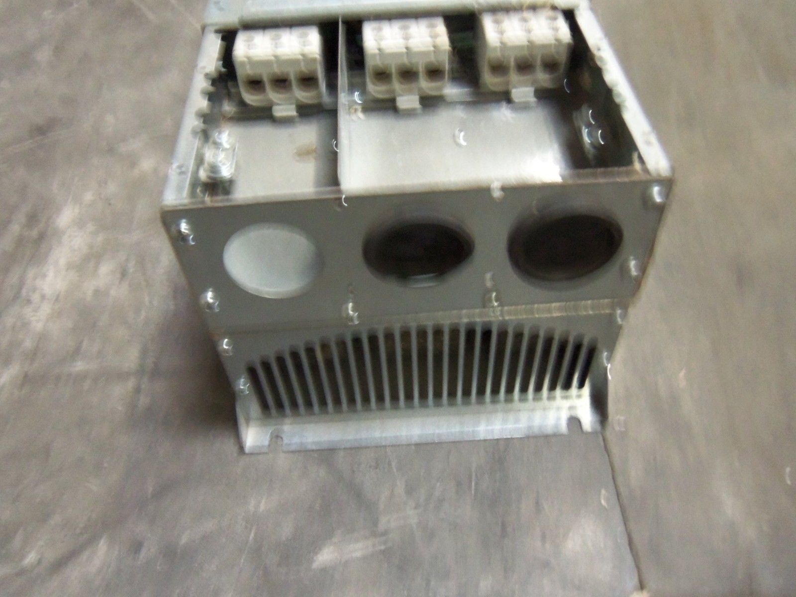 CUTLER HAMMER SVX050A1-4A1N1 DRIVE (AS PICTURED) *USED*