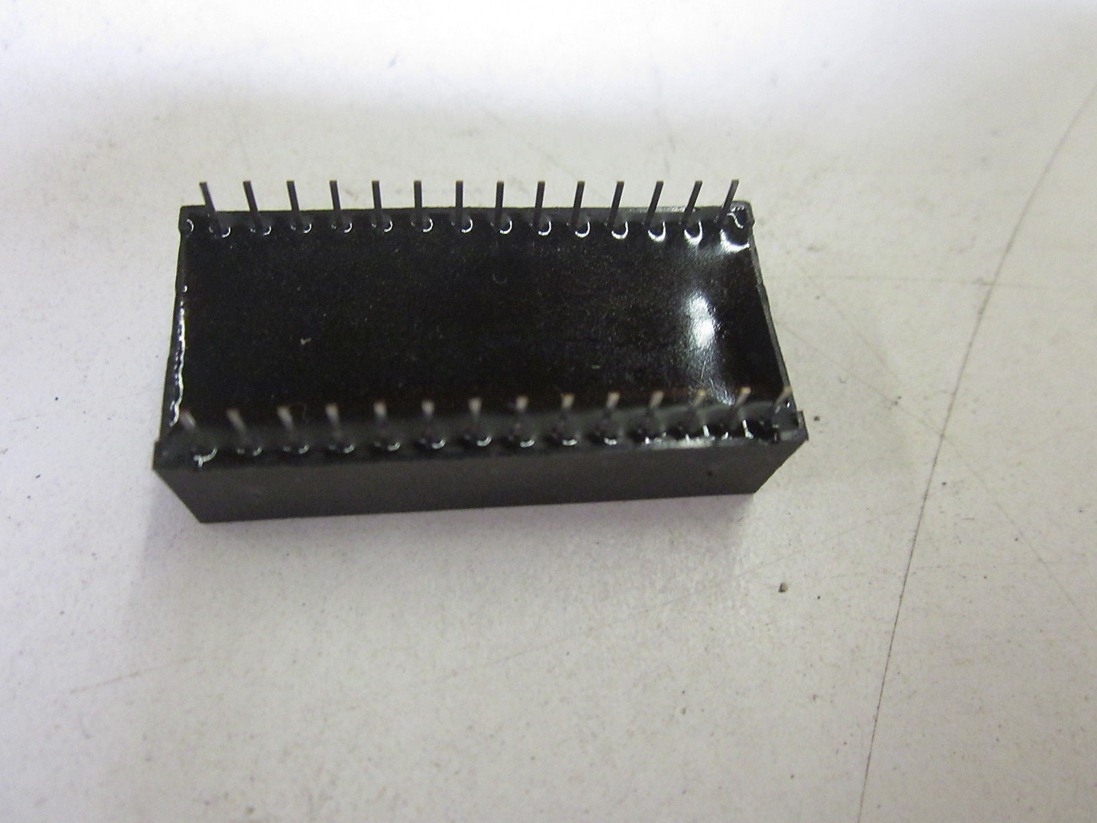 DALLAS DS1230Y-200 *NEW NO BOX*