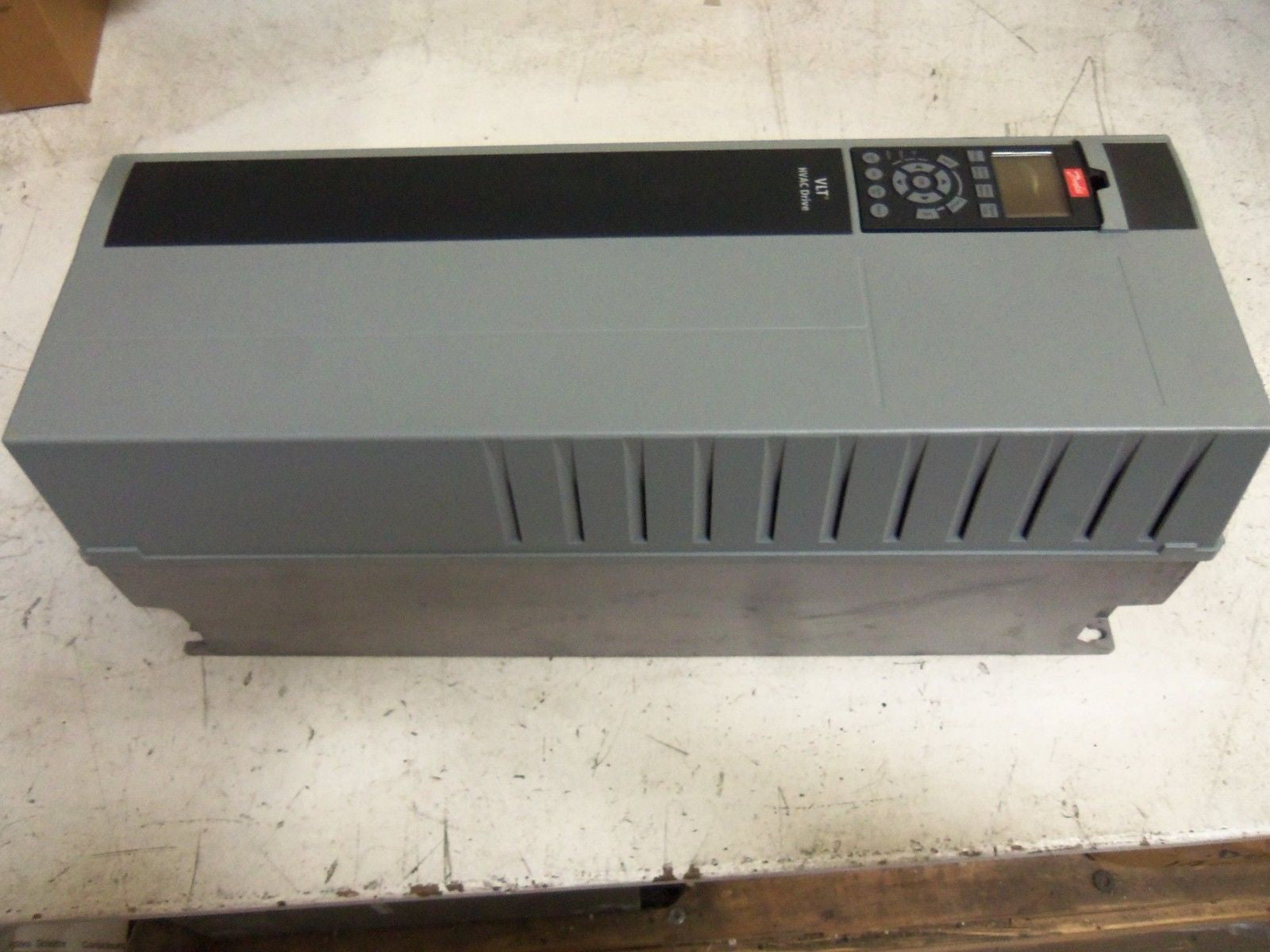 DANFOSS 131L0519 VLT HVAC DRIVE *NEW IN BOX*