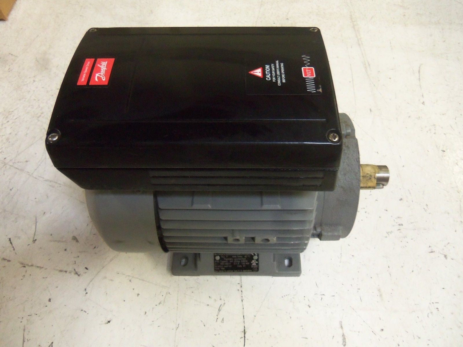 DANFOSS FCM315PT4C55STR1D0F00X400B341151D0495111 MOTOR *USED*