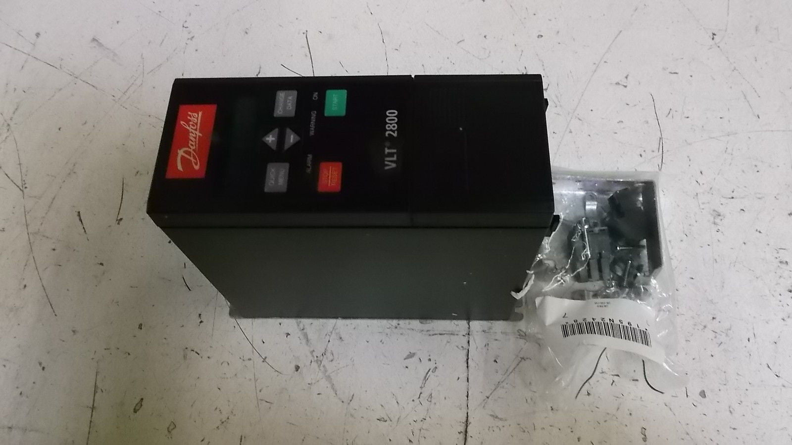 DANFOSS VLT2805PT4B20STR0DBF00A00C0 DRIVE *NEW NO BOX*