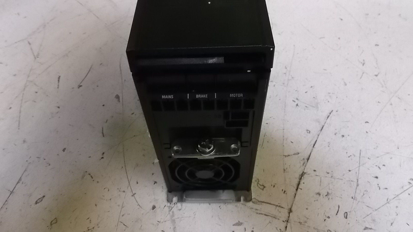 DANFOSS VLT2805PT4B20STR0DBF00A00C0 DRIVE *NEW NO BOX*