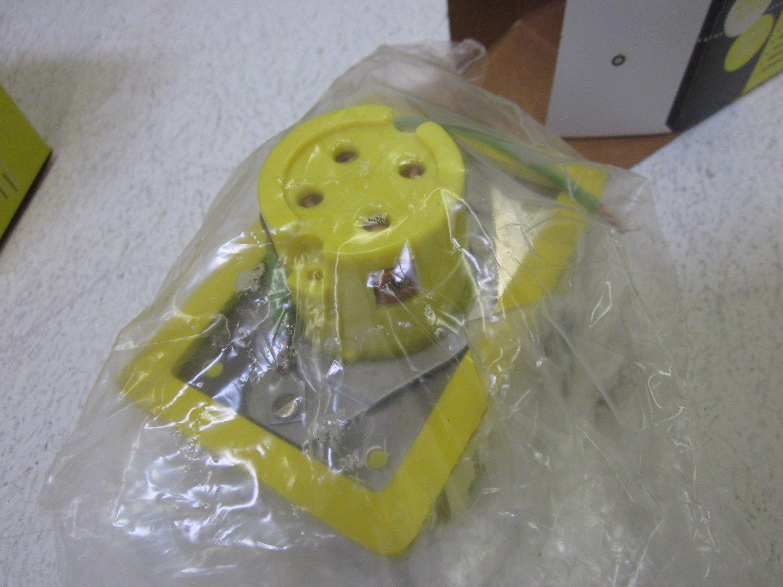 DANIEL WOODHEAD CO. 67W09 WATER RECEPTACLE 250V *NEW IN BOX*