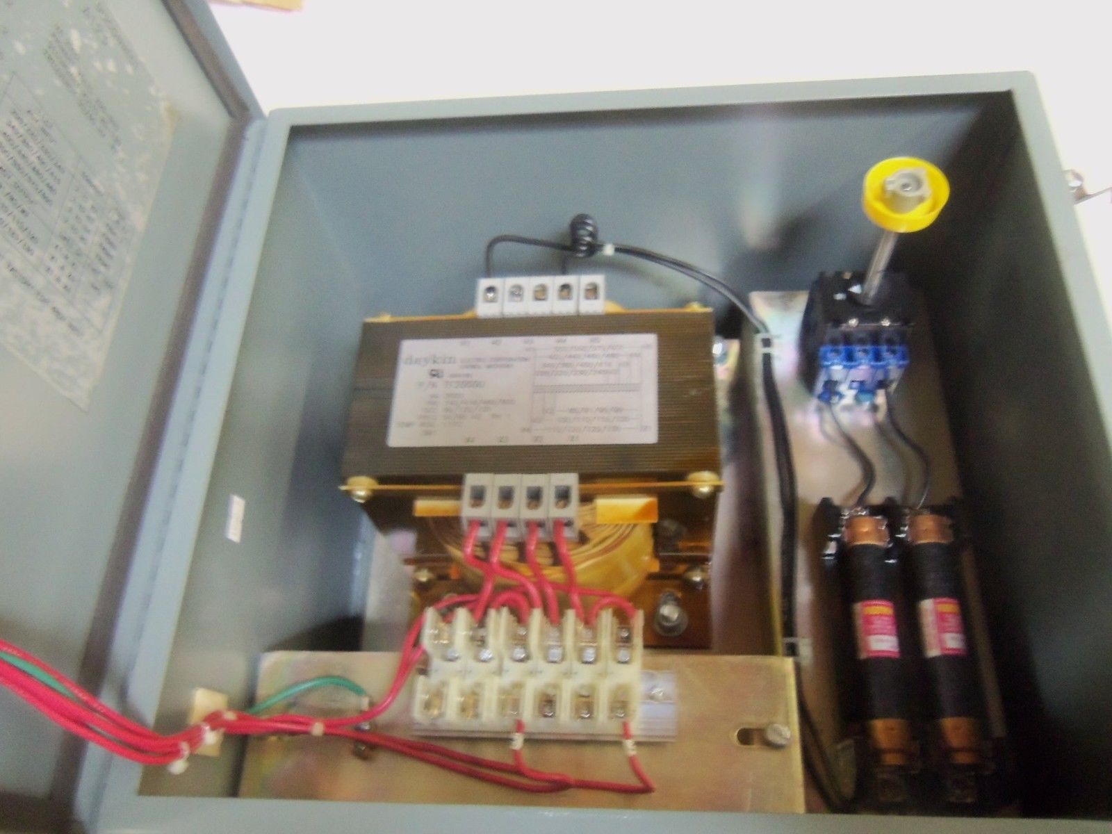 DAYKIN APFS-01 TRANSFORMER DISCONNECT *USED*