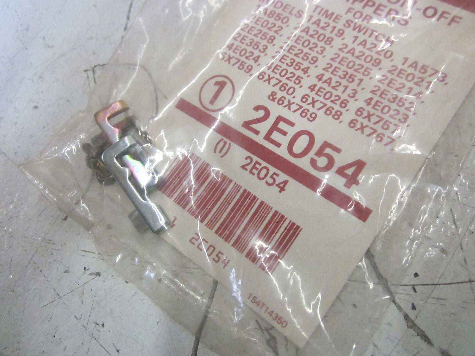 DAYTON 2E054 ONE PAIR ON-OFF TRIPPERS  *NEW IN FACTORY BAG*