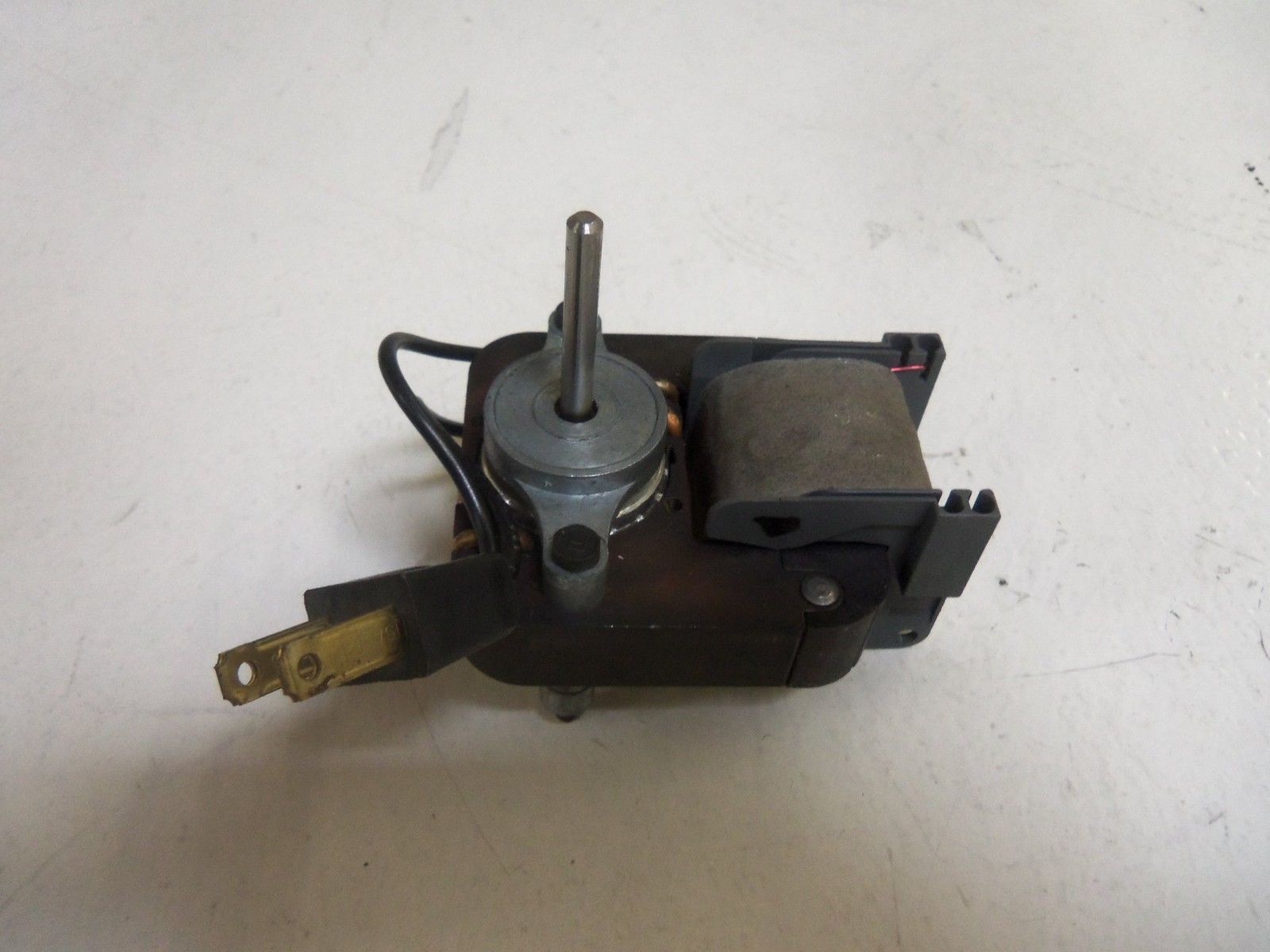 DAYTON 4M211A *USED*