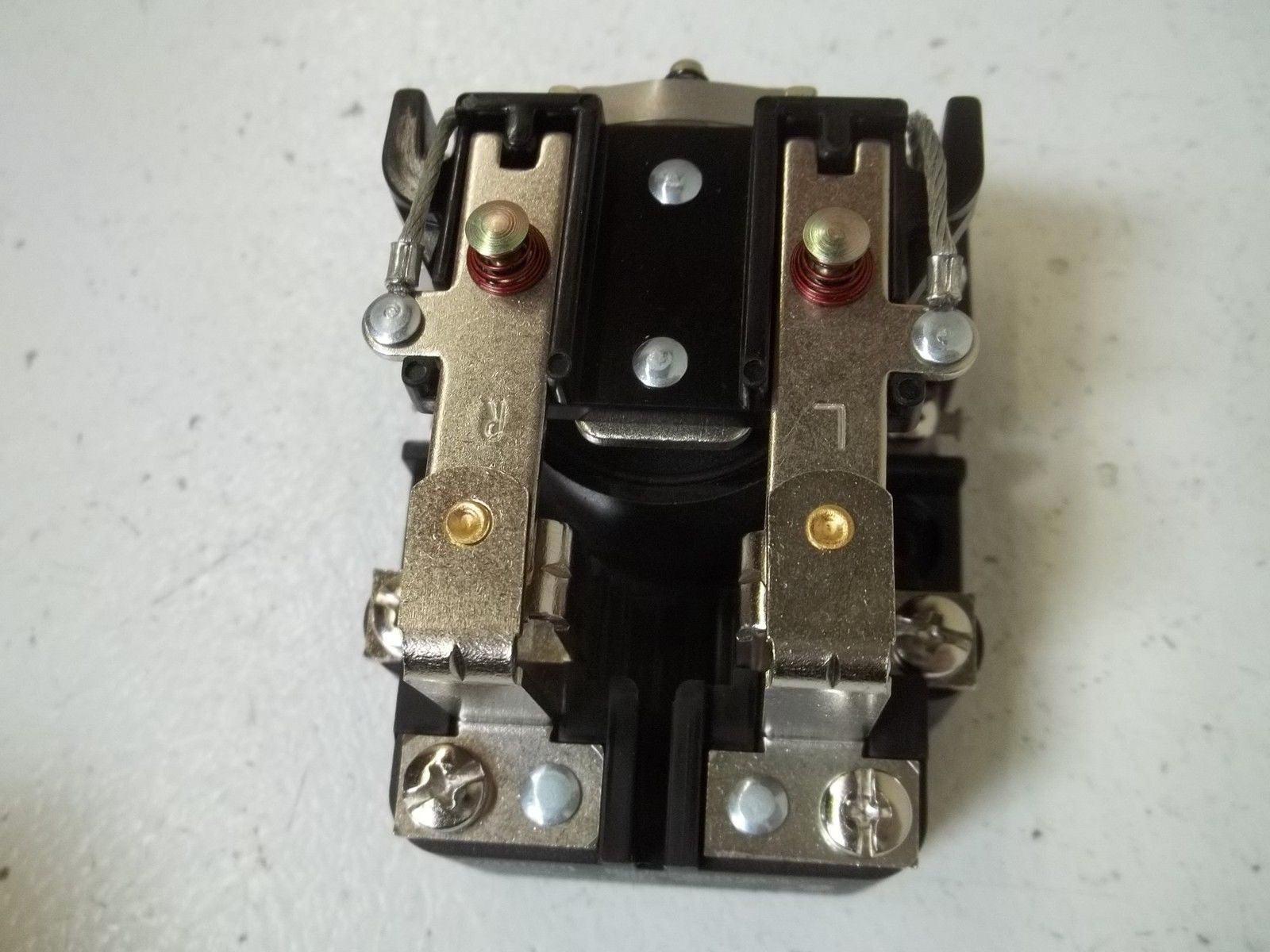DAYTON 5X846-M RELAY 24 VAC *NEW IN BOX*