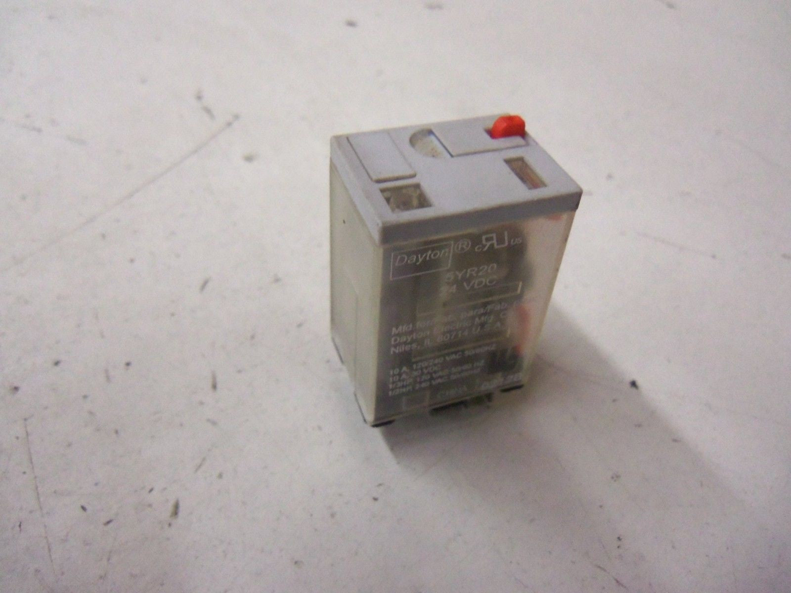 DAYTON 5YR20 24VDC *USED*