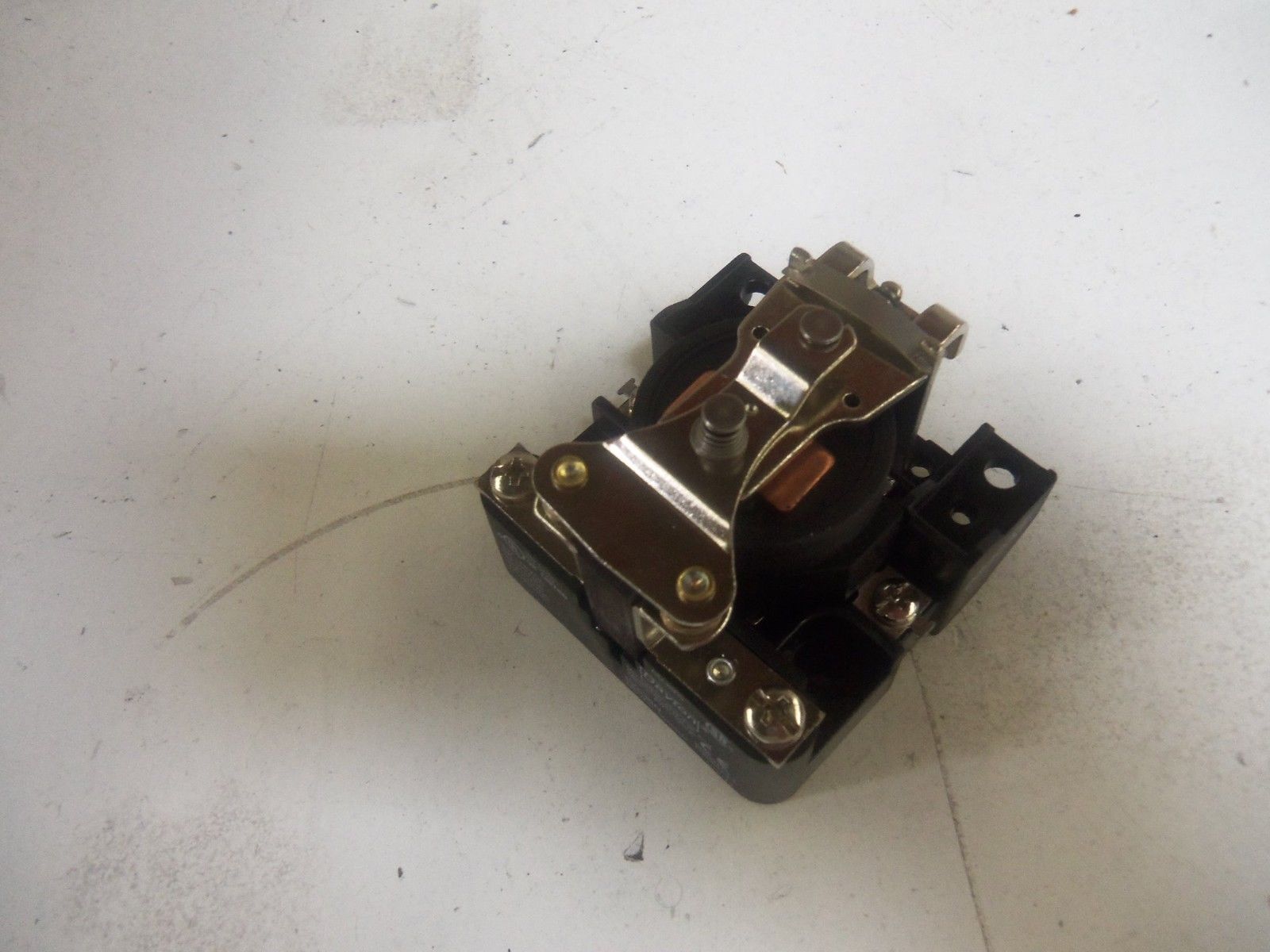 DAYTON 5Z536N POWER RELAY 120VAC *NEW NO BOX*