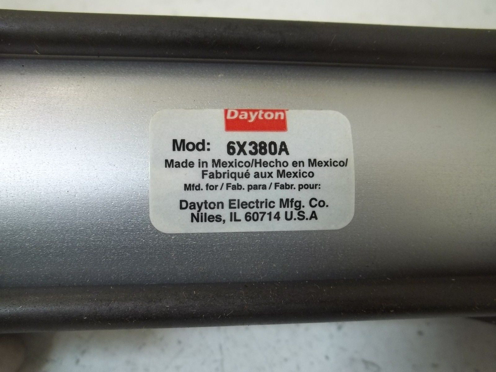 DAYTON 6X380A AIR CYLINDER *NEW IN BOX*