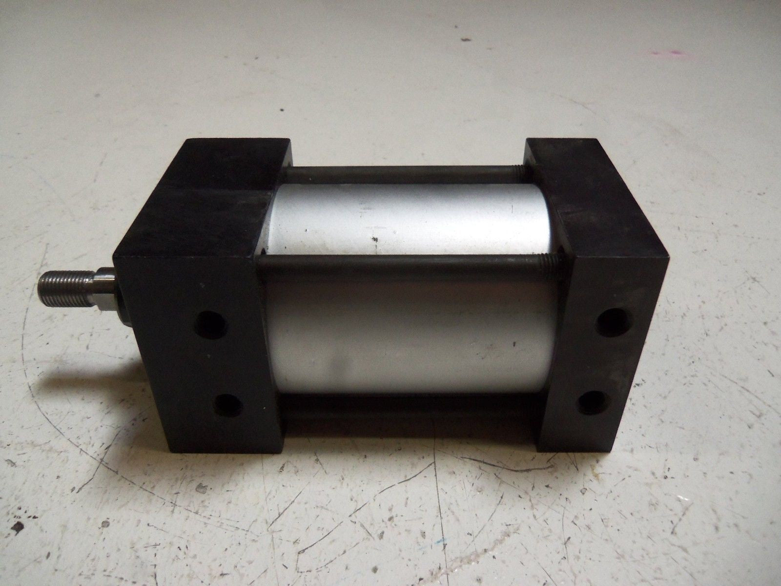 DAYTON 6X387A AIR CYLINDER * USED*