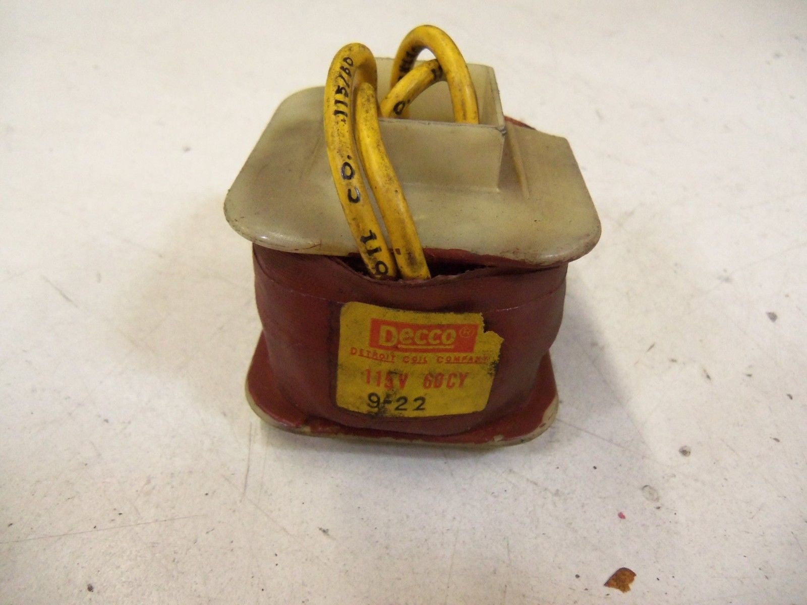 DECCO COIL 9-22 115V (HAS A CHIP ON CORNER)  *USED*