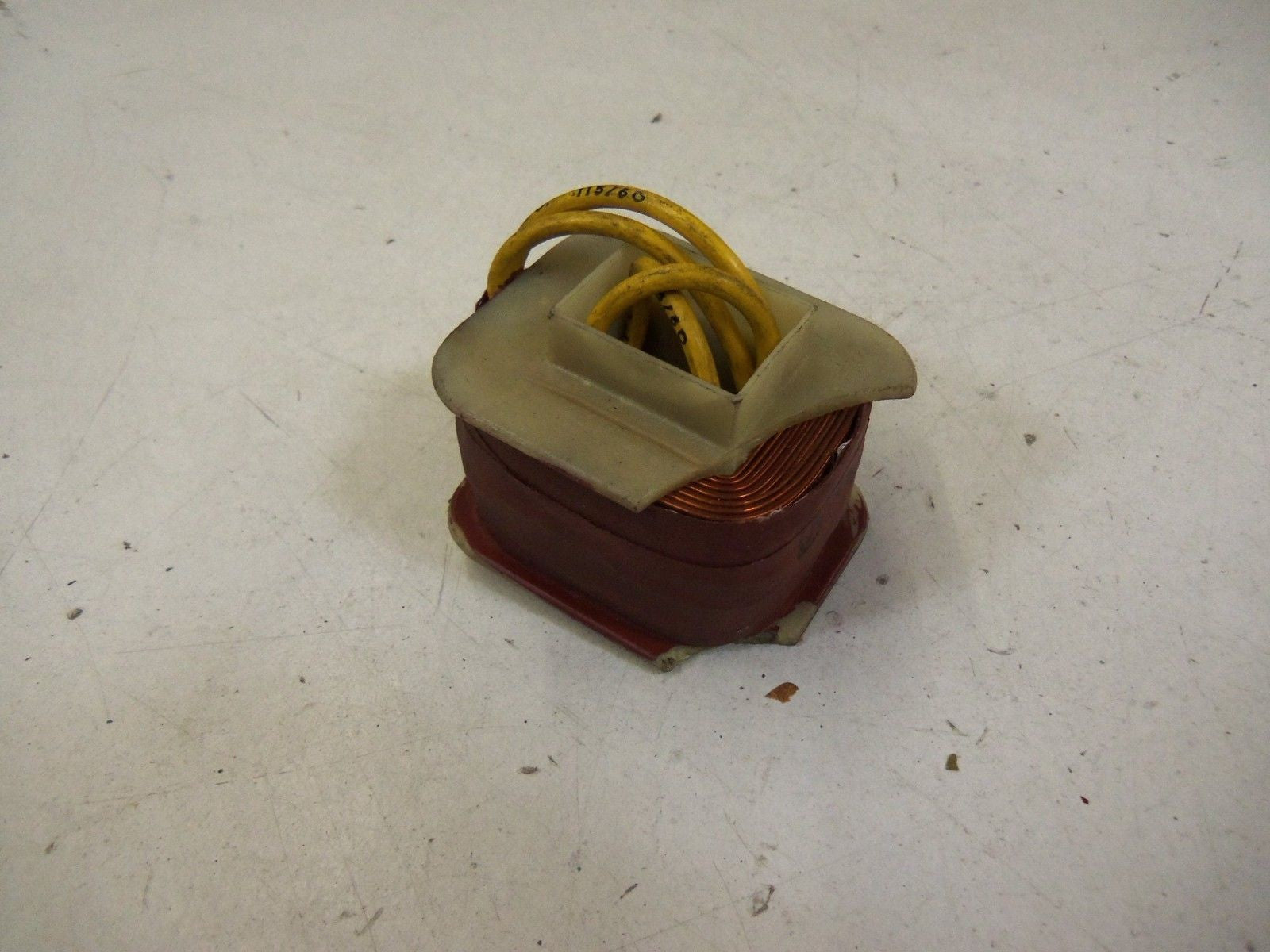 DECCO COIL 9-22 115V (HAS A CHIP ON CORNER)  *USED*