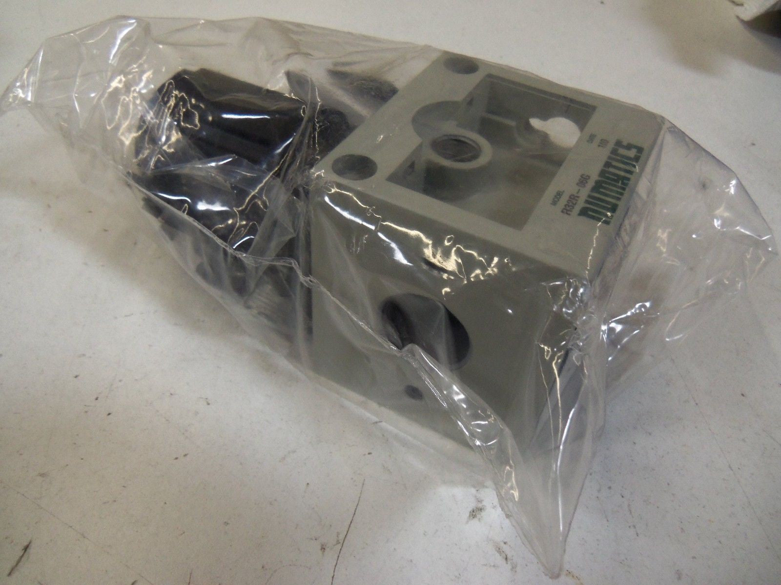 DELTA SERIES NUMATICS R3R-06G *NEW NO BOX*