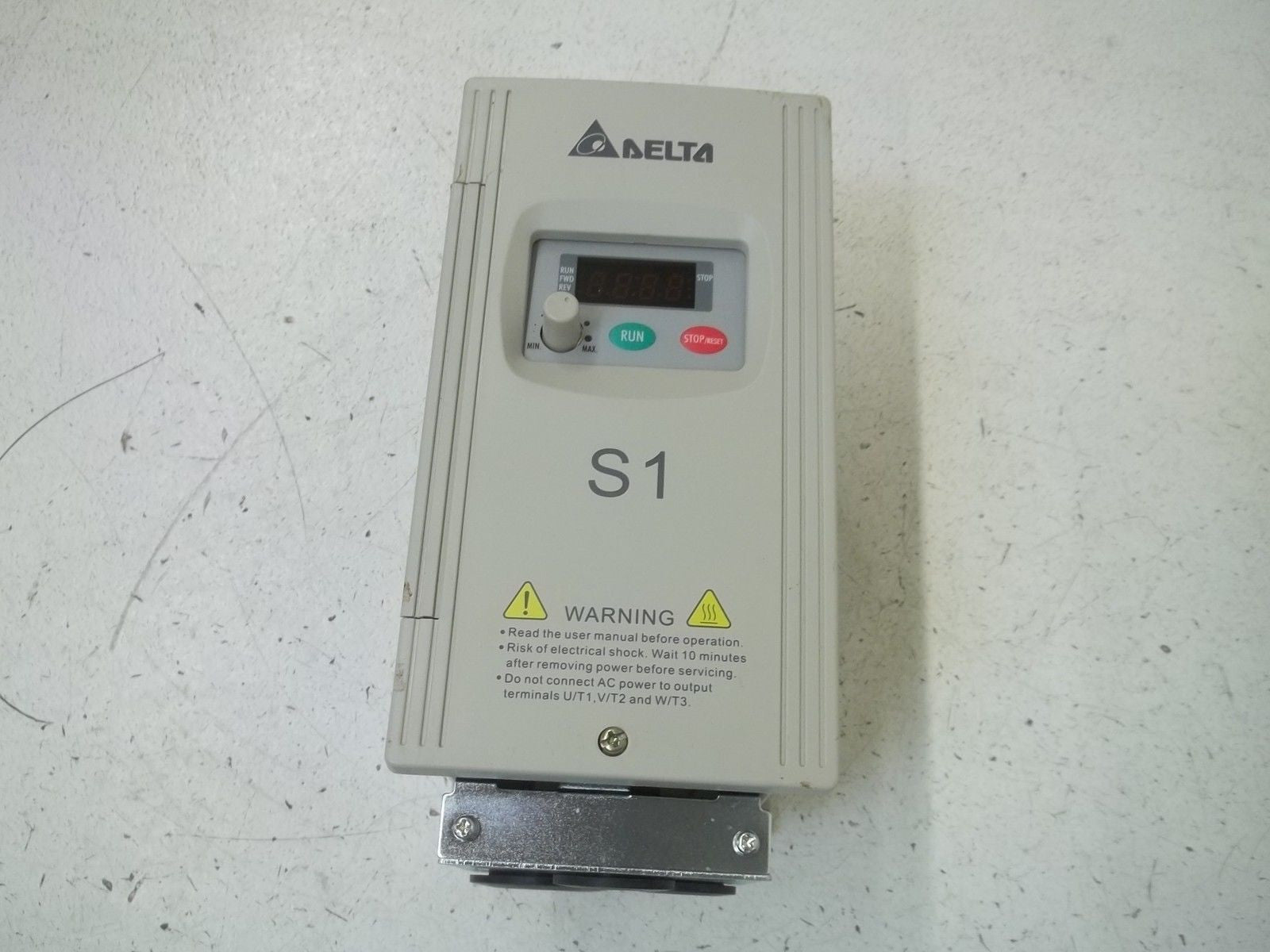 DELTA VFD022S43U FREQUENCY CONVERTER *NEW NO BOX*