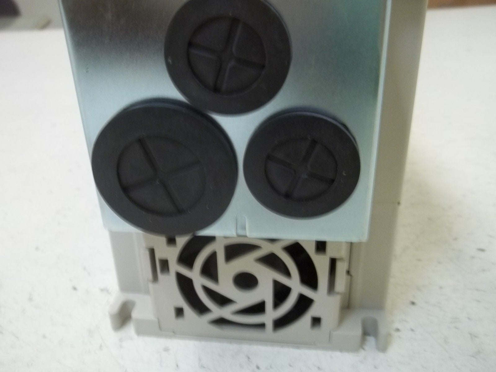 DELTA VFD022S43U FREQUENCY CONVERTER *NEW NO BOX*