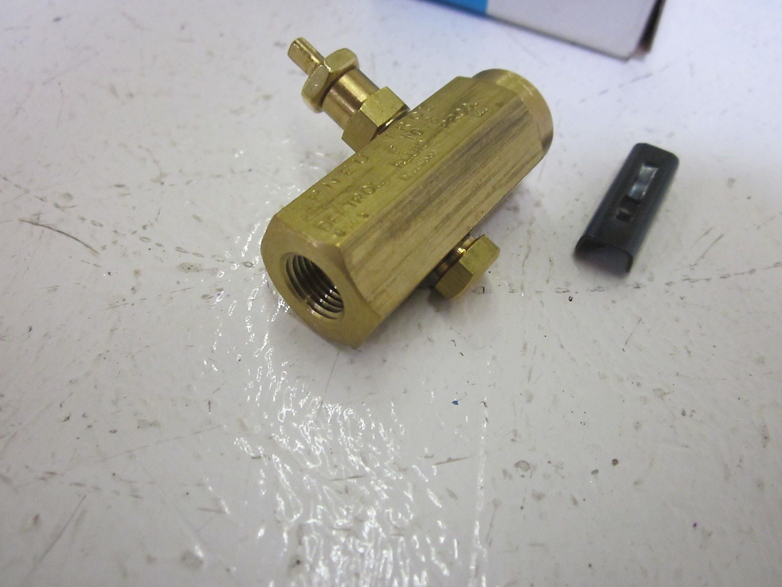 DELTROL 10000-00 BRASS VALVE *NEW IN BOX*