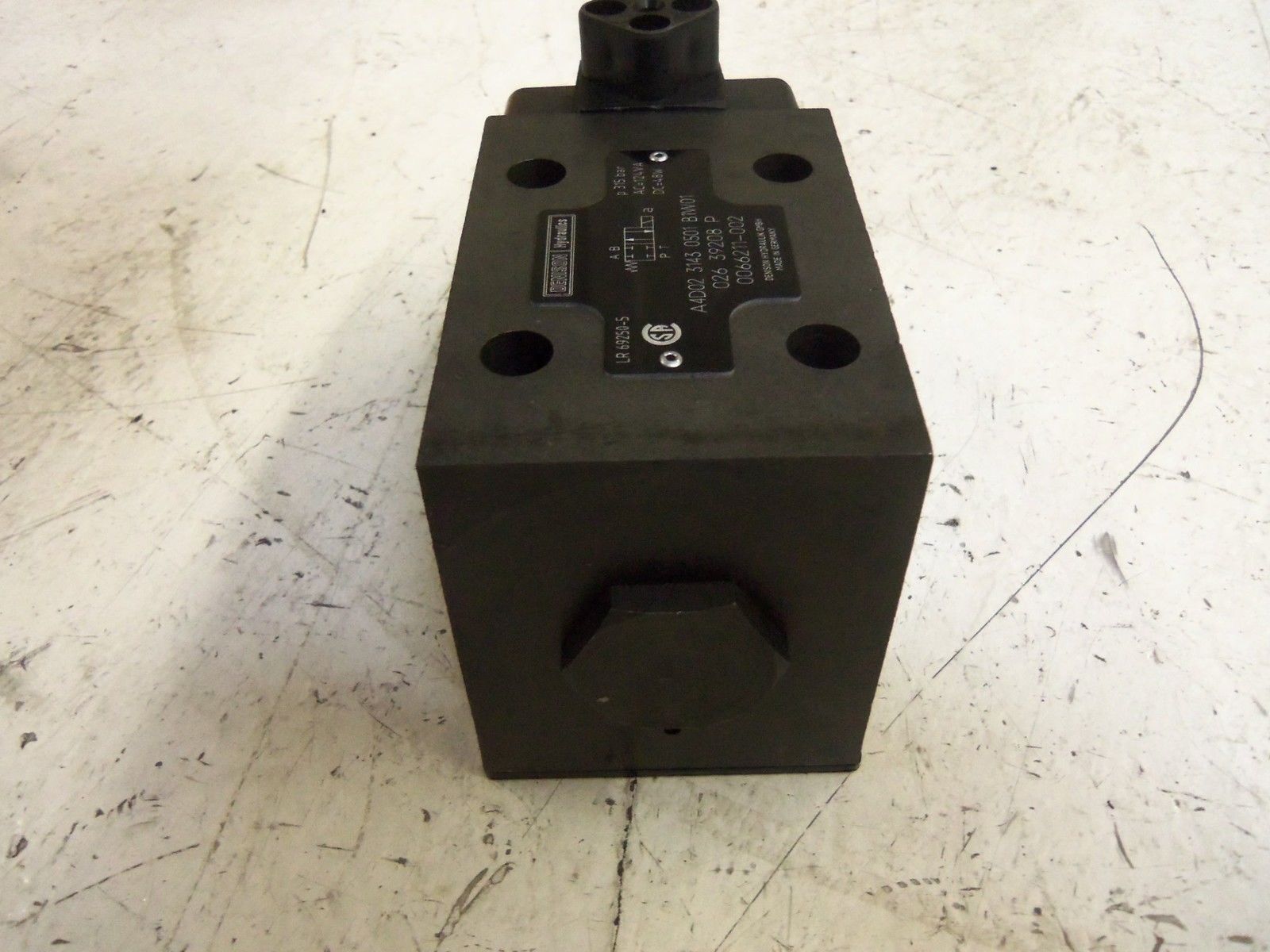 DENISON A4D02-3143-0501-B1W01 VALVE *NEW*