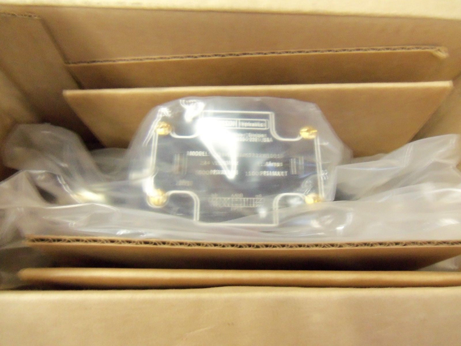 DENISON HYDRAULICS D3W1CNJK5732XB1015 *NEW IN BOX*