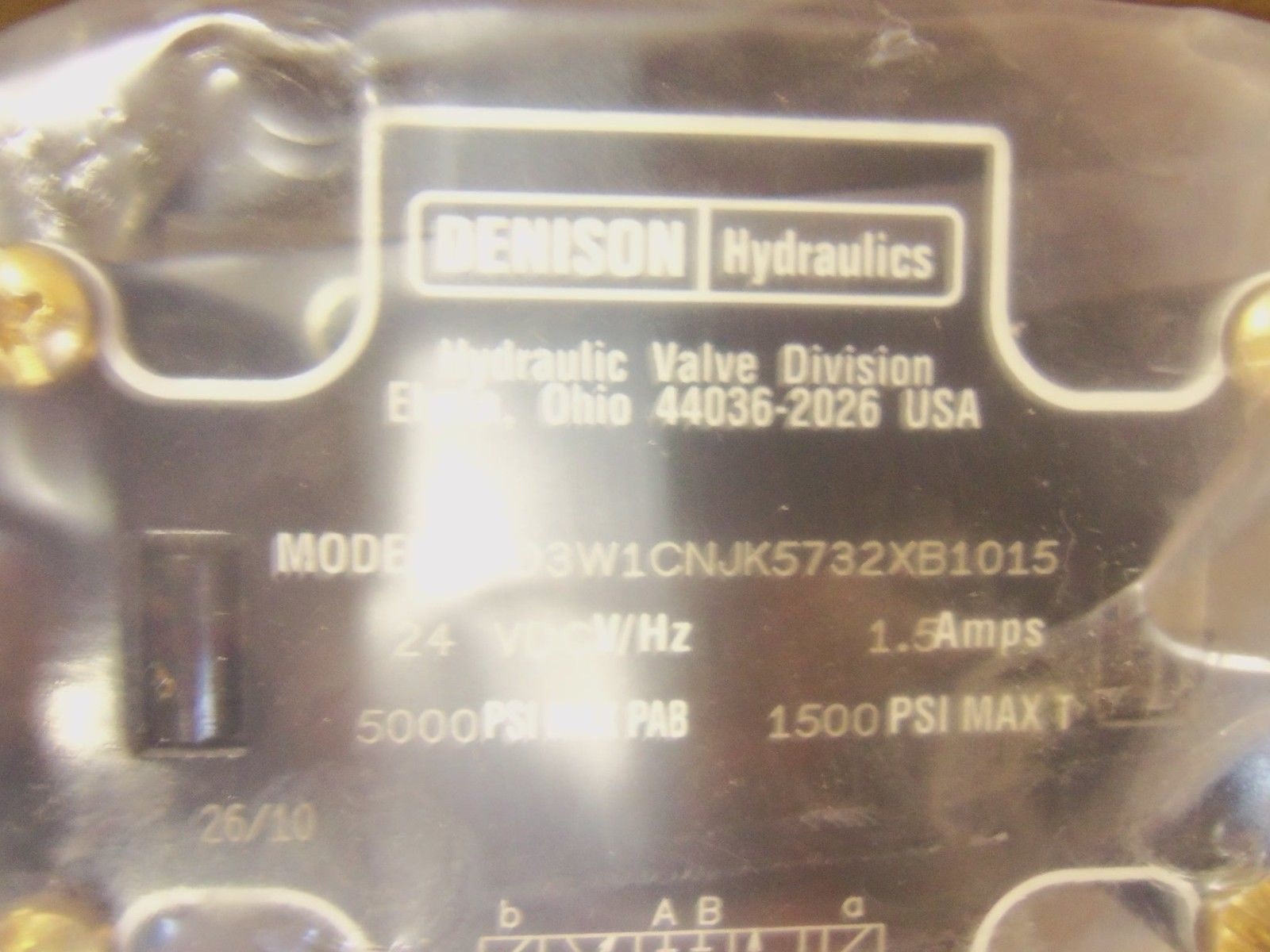 DENISON HYDRAULICS D3W1CNJK5732XB1015 *NEW IN BOX*