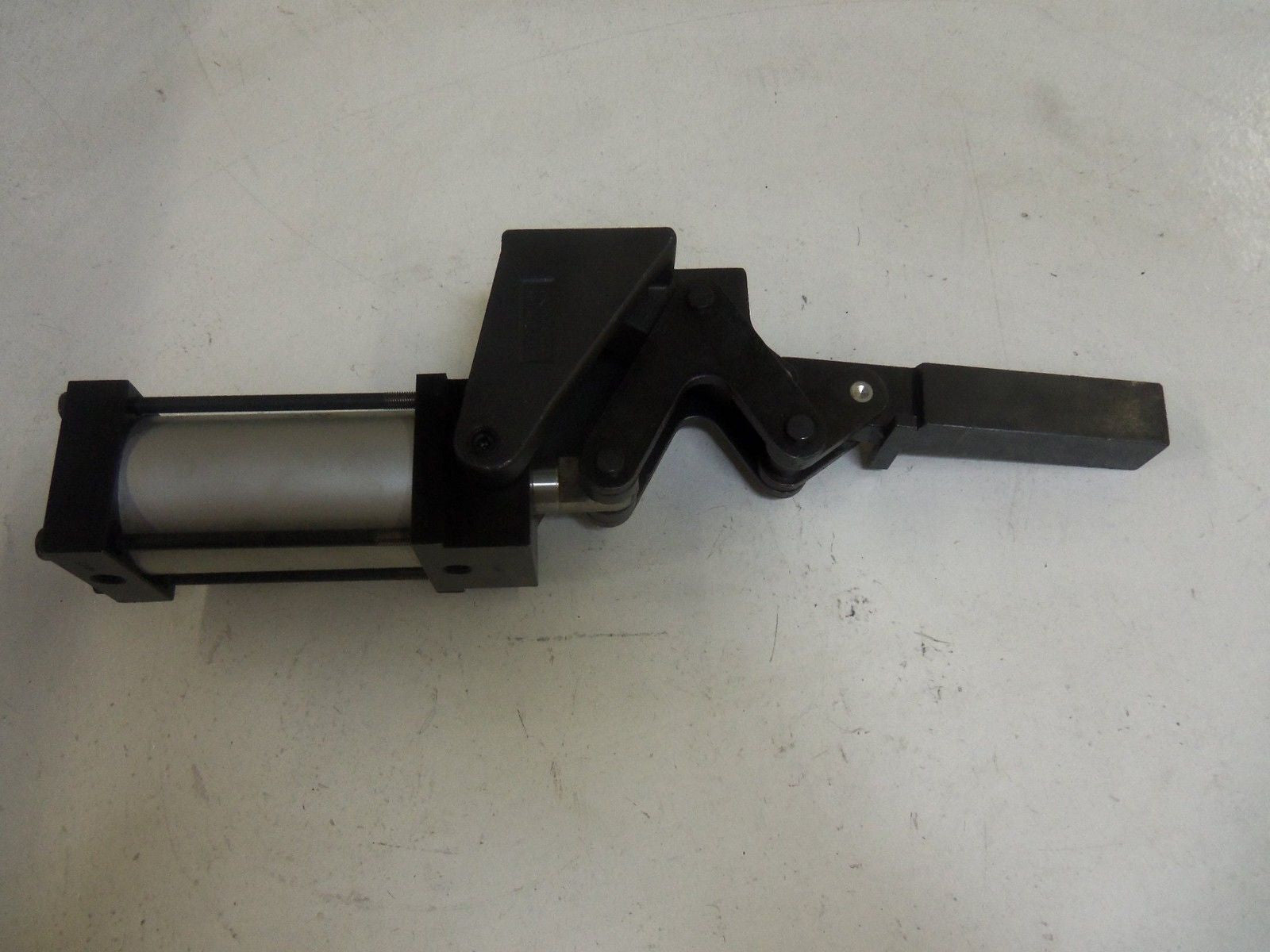DESTACO 868 *USED*