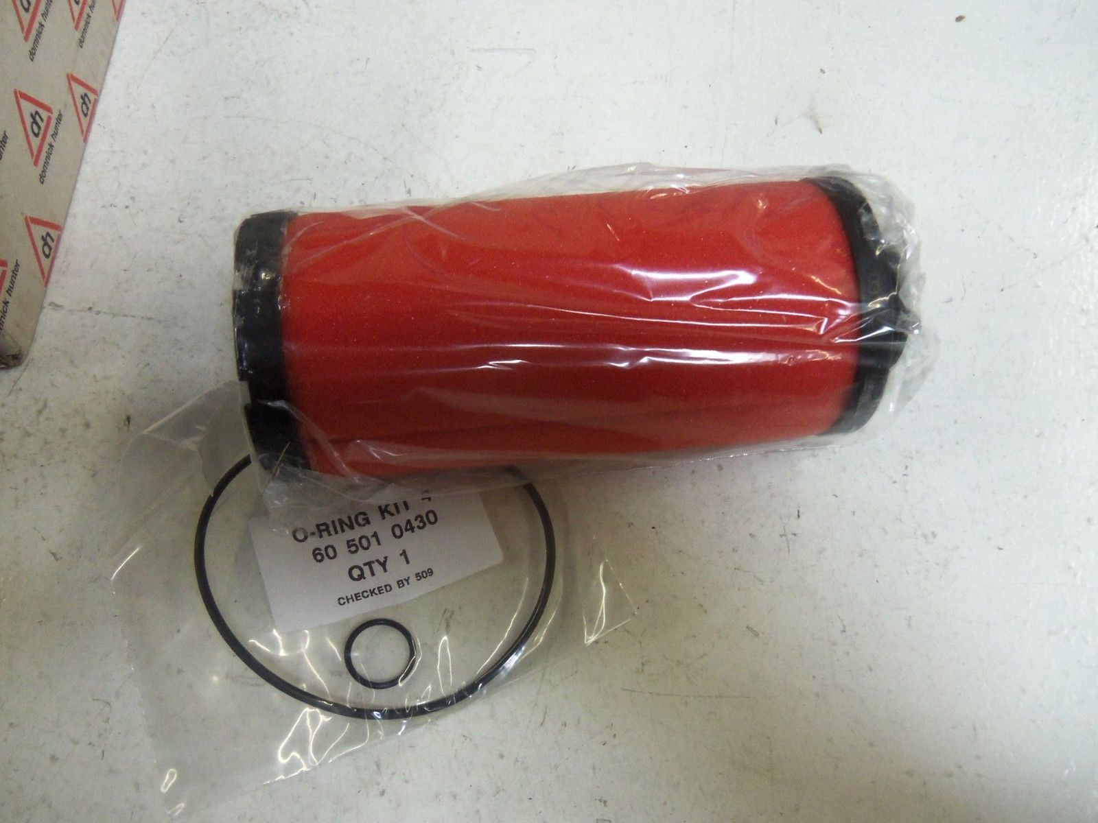 DOMNICK HUNTER 50-402-5130 *NEW IN BOX*