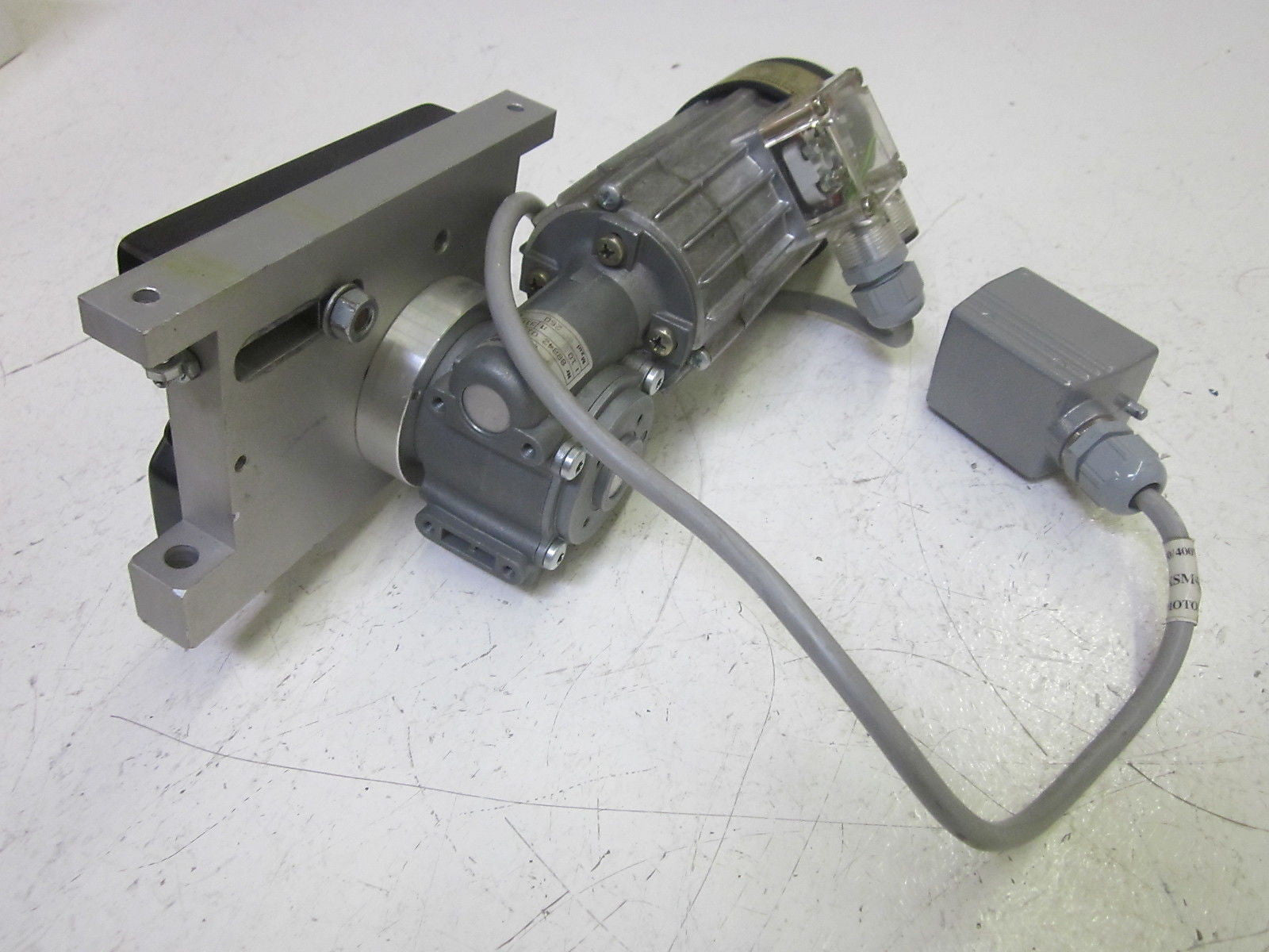 DUNKERMOTOREN DR62.0X80-4 MOTOR 32W 230/400V *USED* AS PICTURED