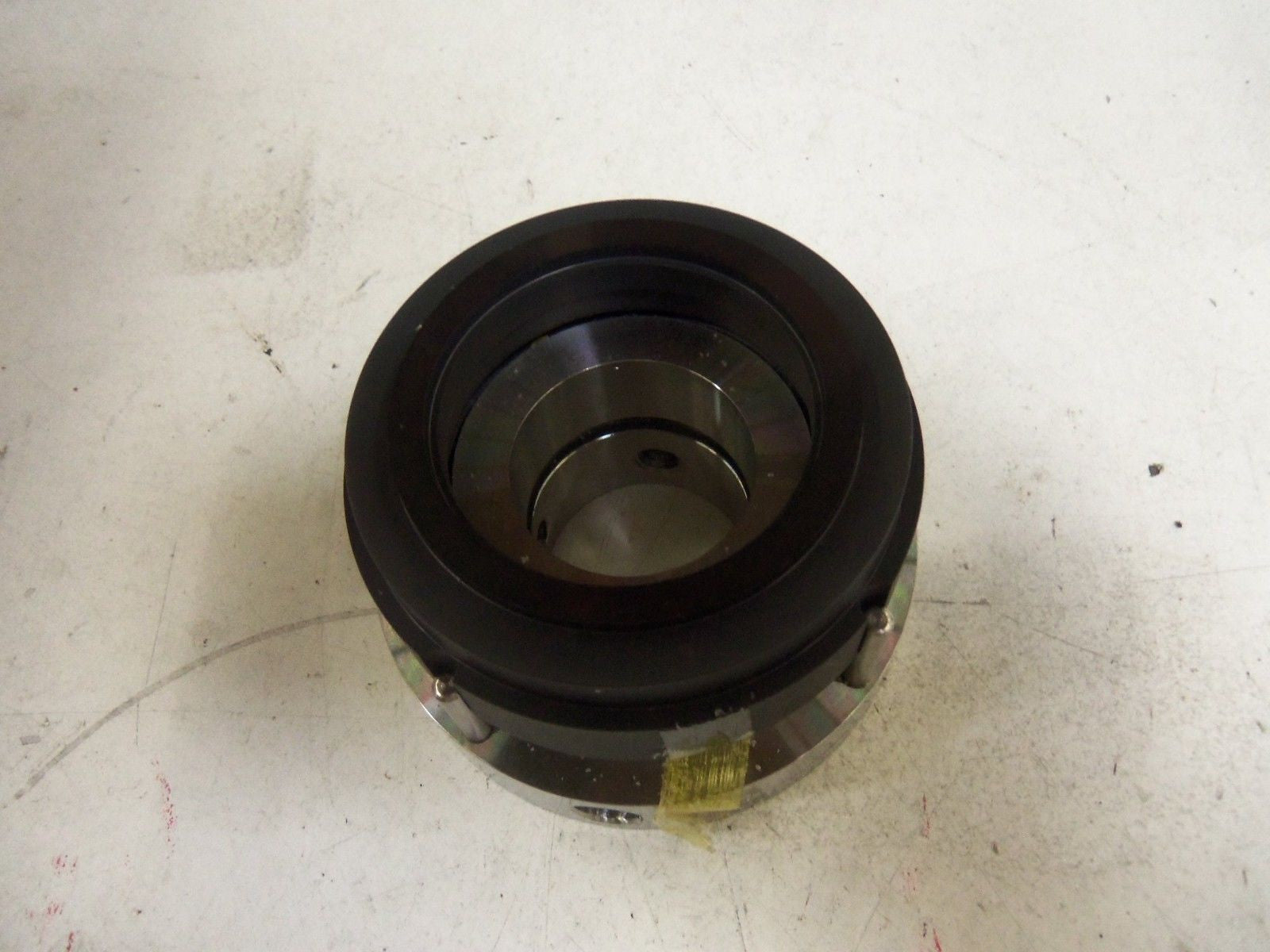DURA SEAL XE3F2250DB3 COUPLING *NEW NO BOX*