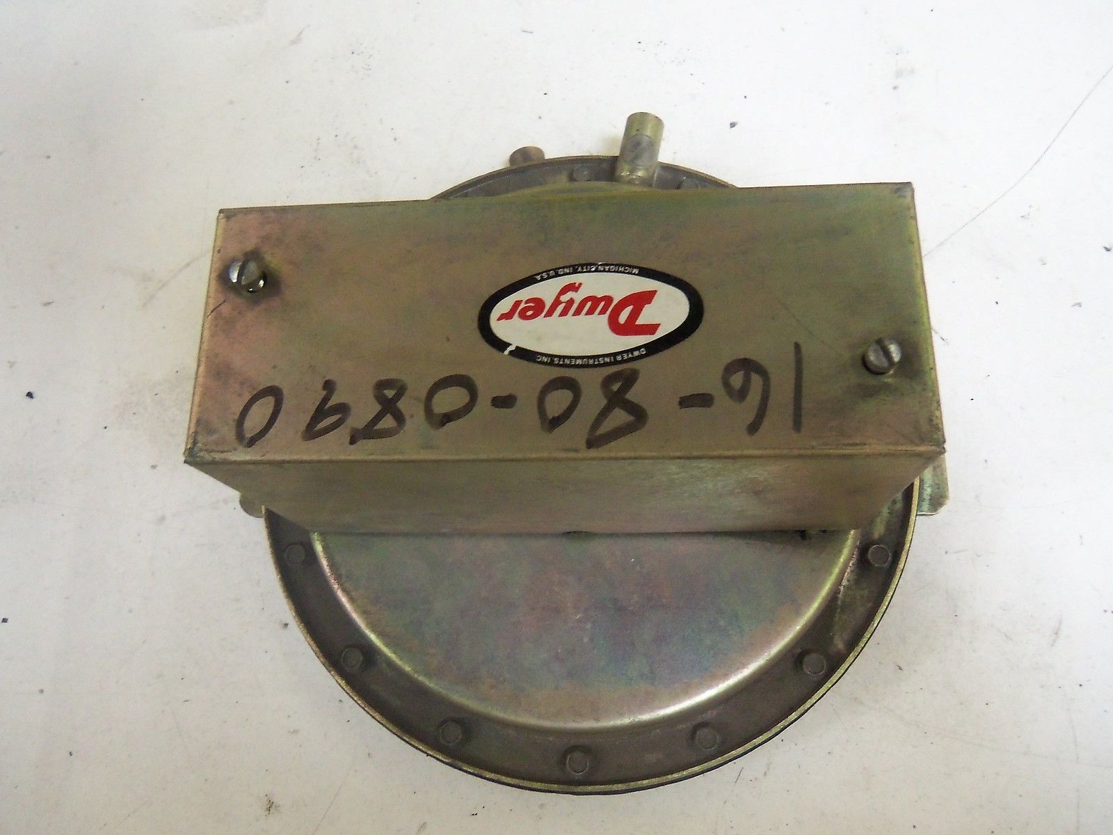 DWYER 1627-10 *USED*