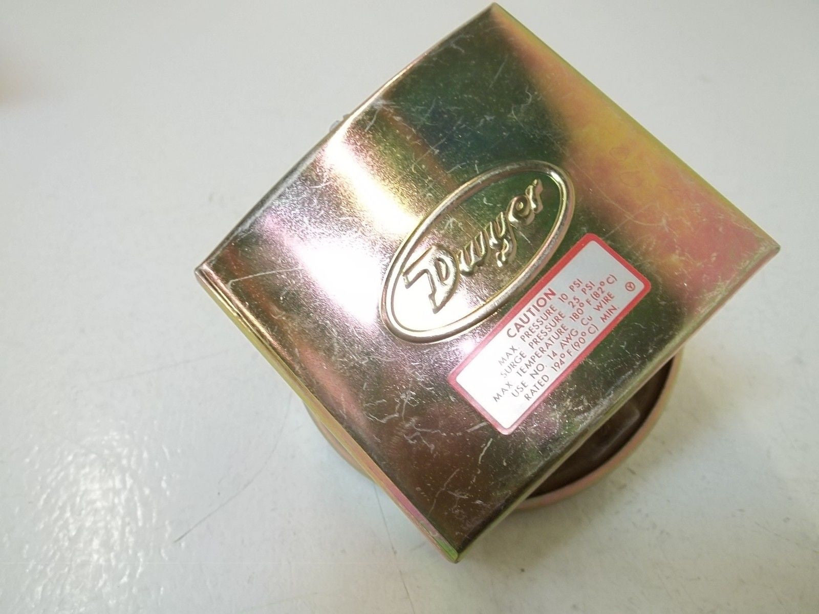 DWYER 1820-2 PRESSURE GAUGE (AS PICTURED) *NEW IN BOX*