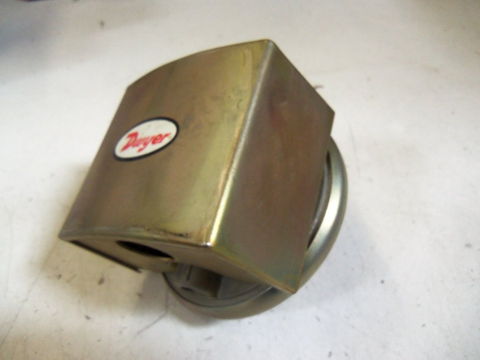 DWYER 1823-0 PRESSURE SWITCH *USED*