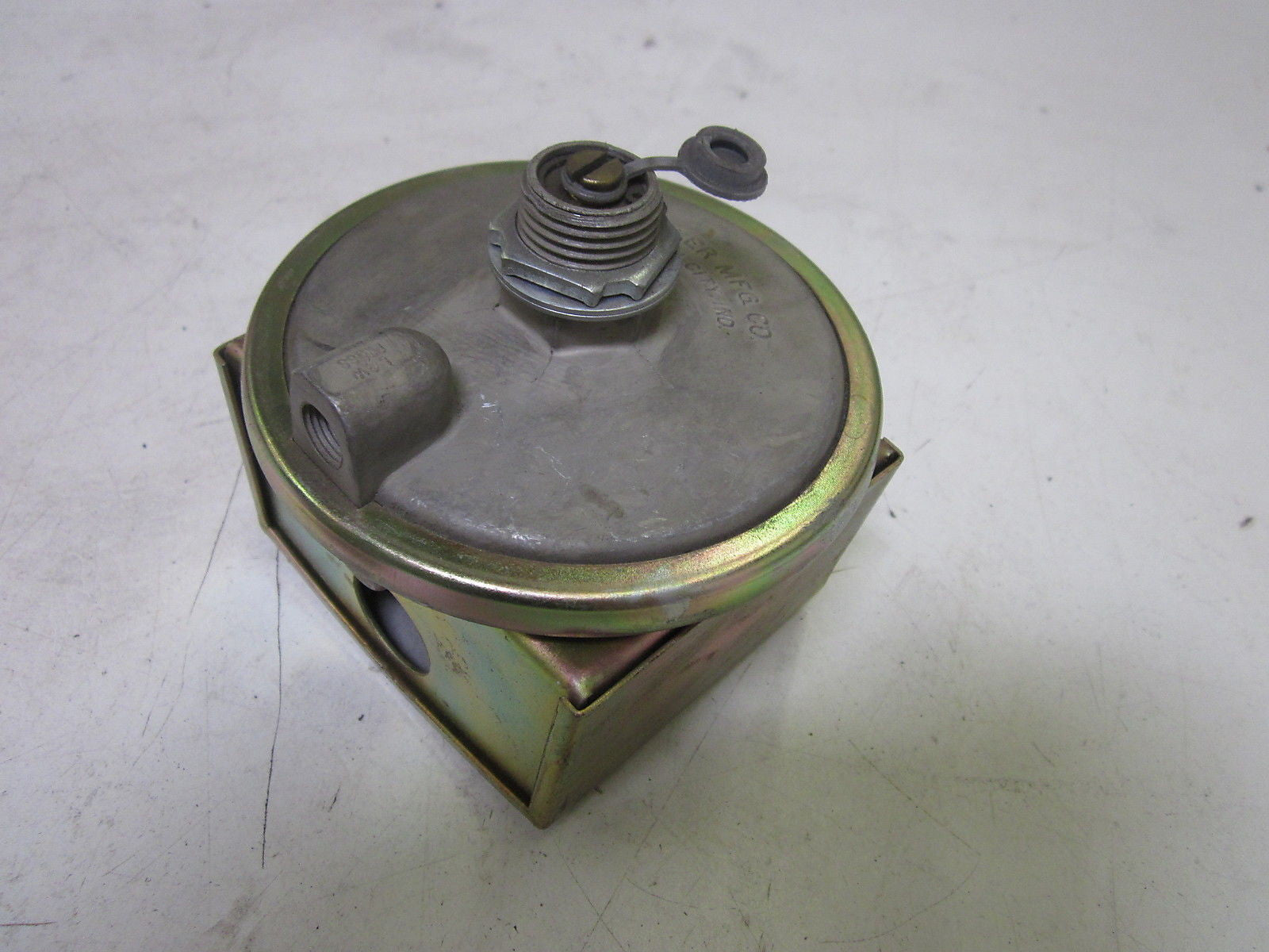 DWYER 1823-10 PRESSURE SWITCH *USED*