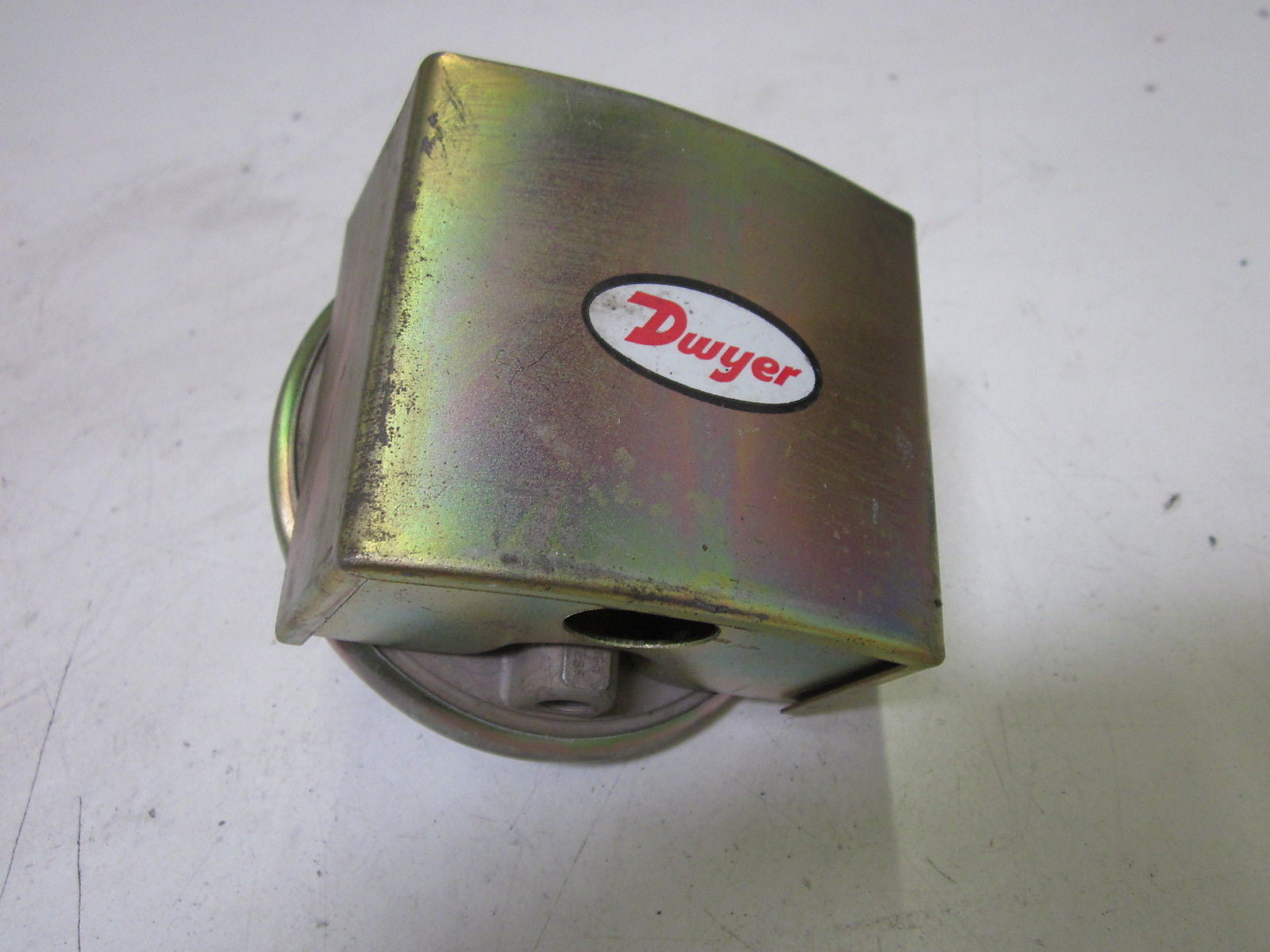 DWYER 1823-10 PRESSURE SWITCH *USED*