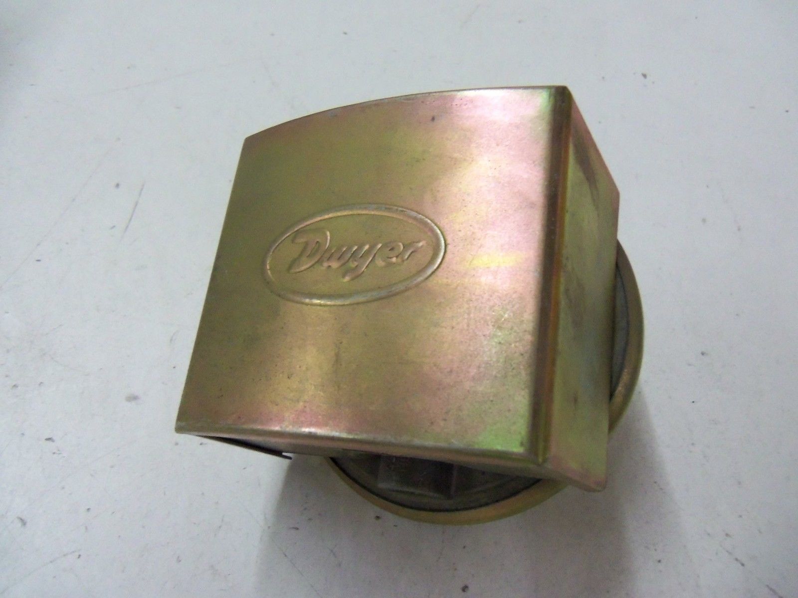 DWYER 1823-2-2-5 PRESSURE SWITCH *USED*