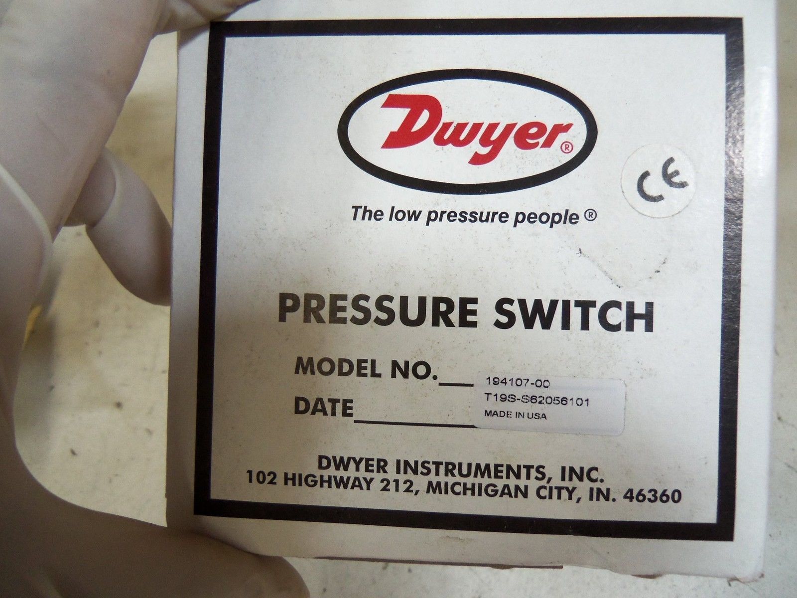 DWYER 194107-00 *NEW IN BOX*