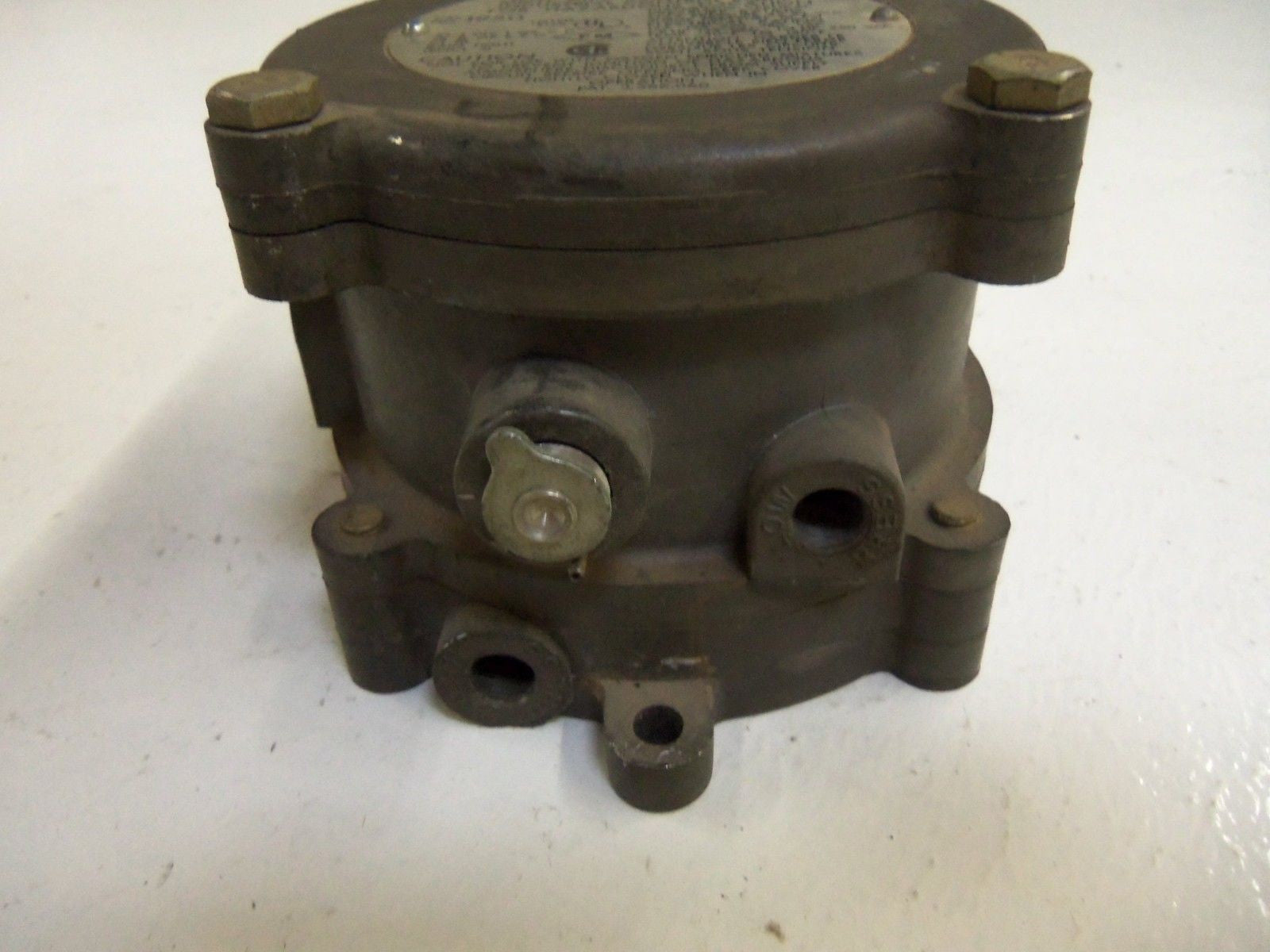 DWYER 1950-1-2F PRESSURE SWITCHES *USED*