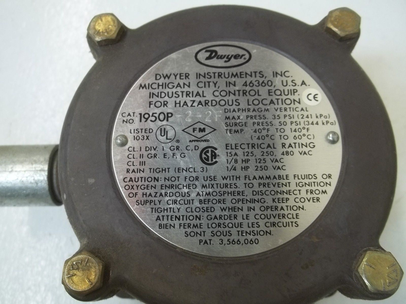 DWYER 1950P-2-2F EXPLOSION PROOF PRESSURE SWITCH *USED*