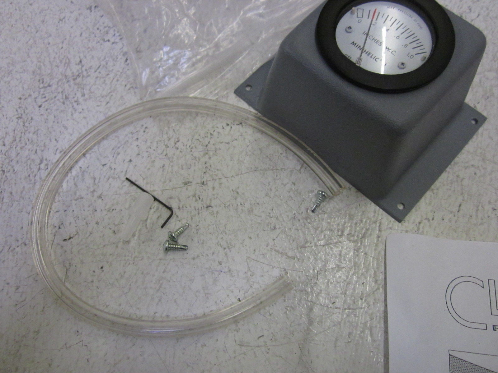 DWYER 2-5001 PRESSURE GAUGE *USED*