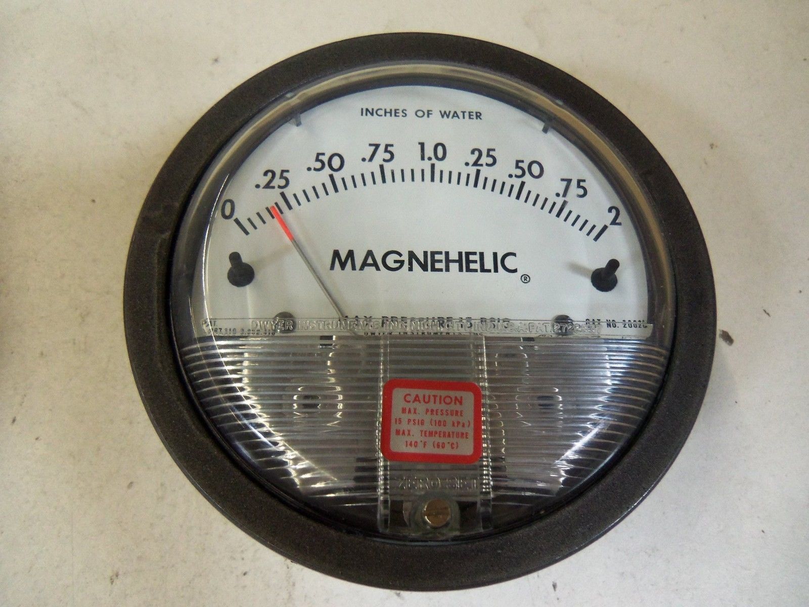 DWYER 2002C PRESSURE GAUGE 0-2" WC *NEW IN BOX*
