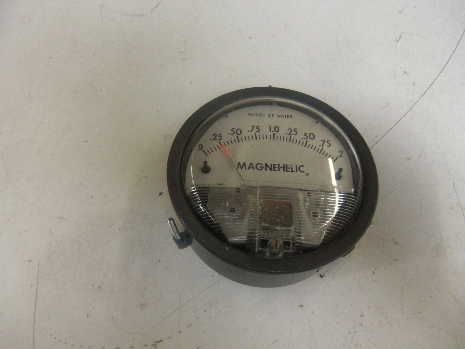 DWYER 2002C PRESSURE GAUGE 0-2" WC *USED*