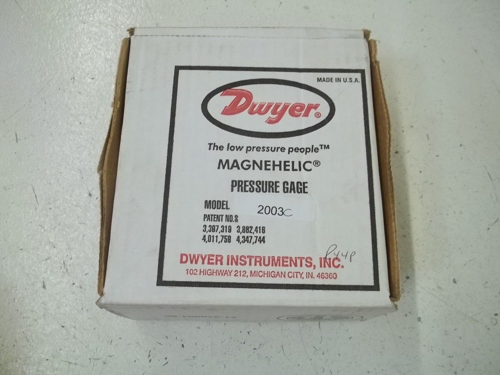 DWYER 2003C PRESSURE GAGE 0-3 *NEW IN BOX*
