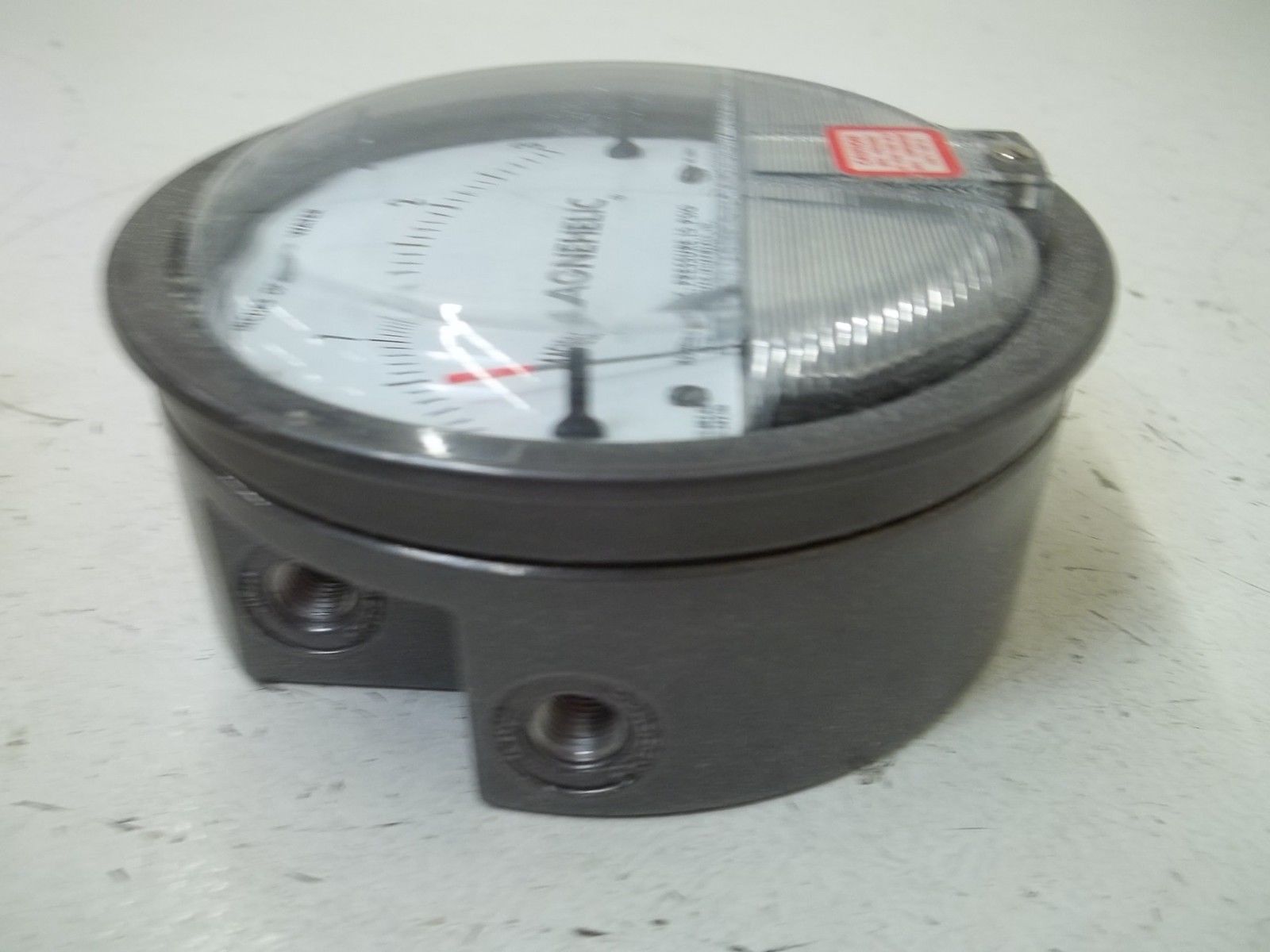 DWYER 2003C PRESSURE GAGE 0-3 *NEW IN BOX*