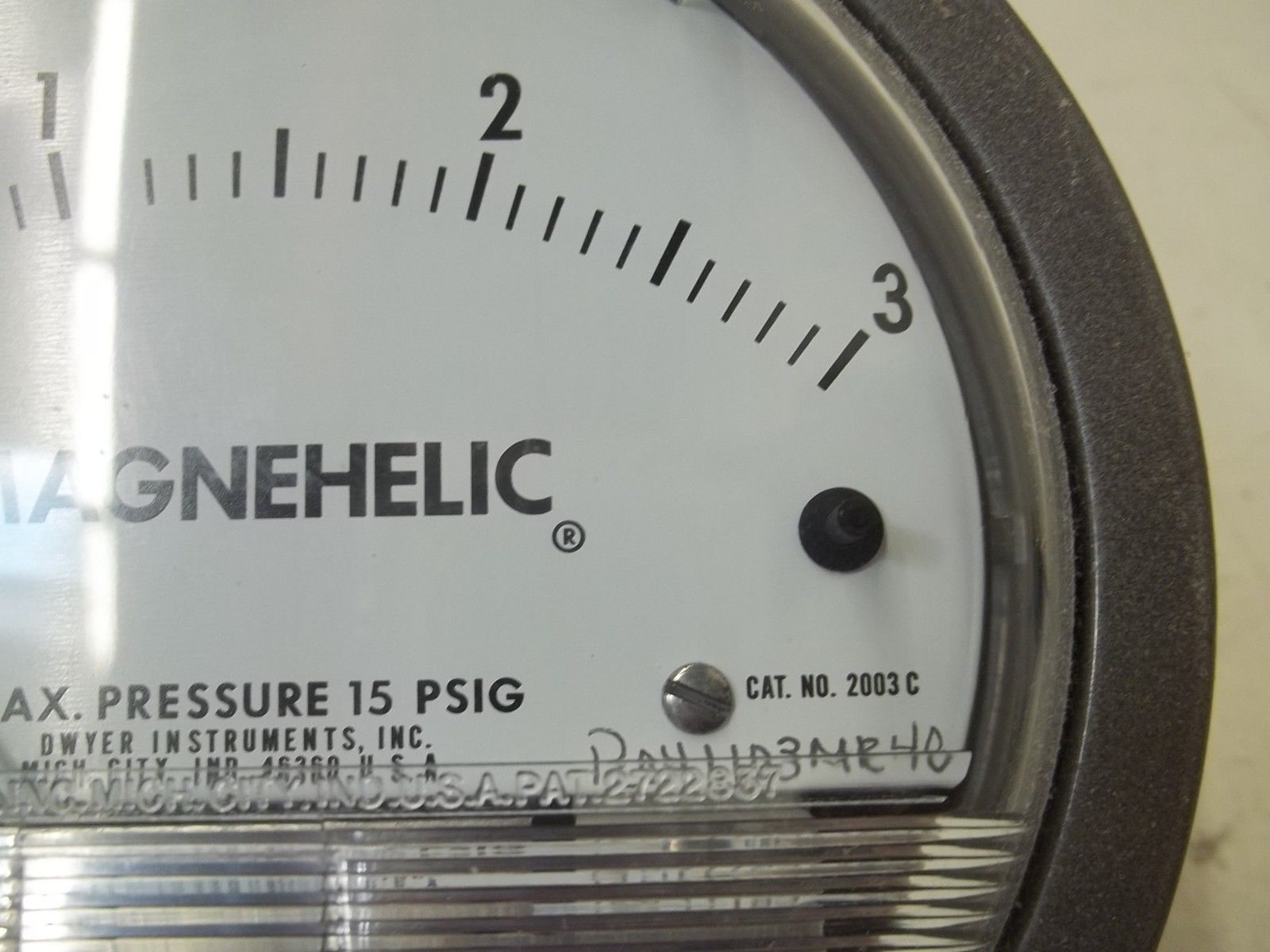 DWYER 2003C PRESSURE GAGE 0-3 *NEW IN BOX*