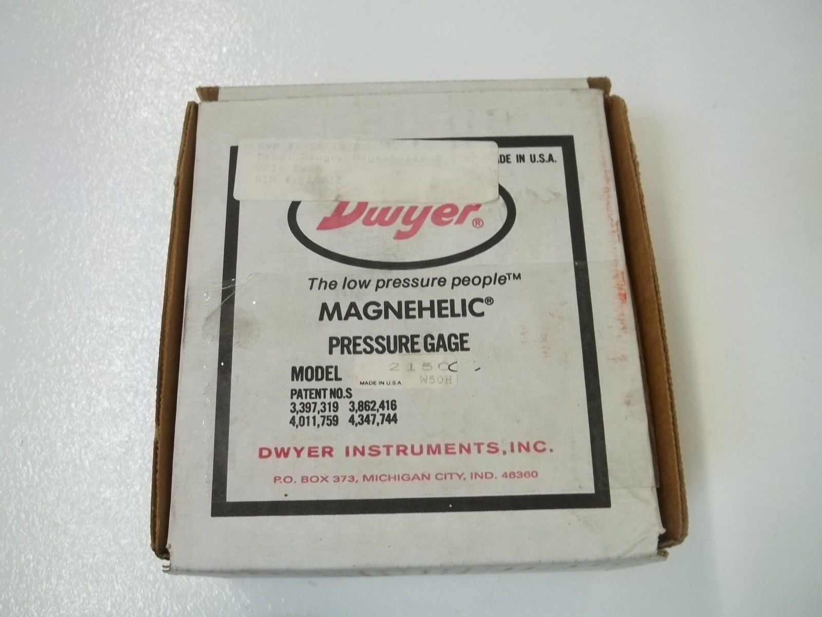 DWYER 2150C PRESSURE GAGE 0-150PSI *NEW IN BOX*