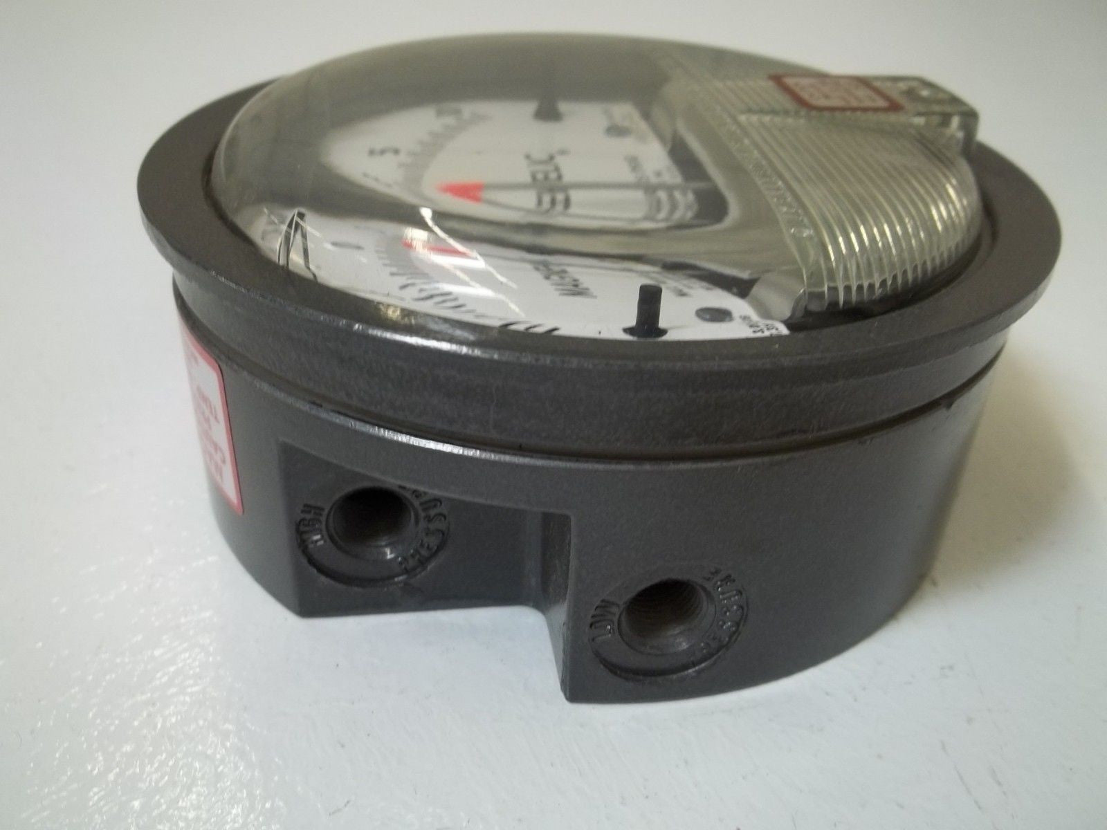 DWYER 2320 PRESSURE GAUGE 10-0-10PSI *NEW IN BOX*