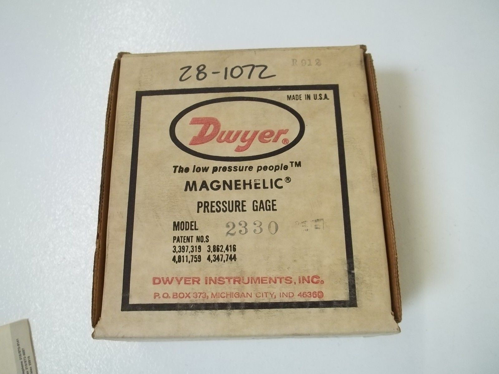 DWYER 2330 PRESSURE GAGE 15-0-15PSI *NEW IN BOX*
