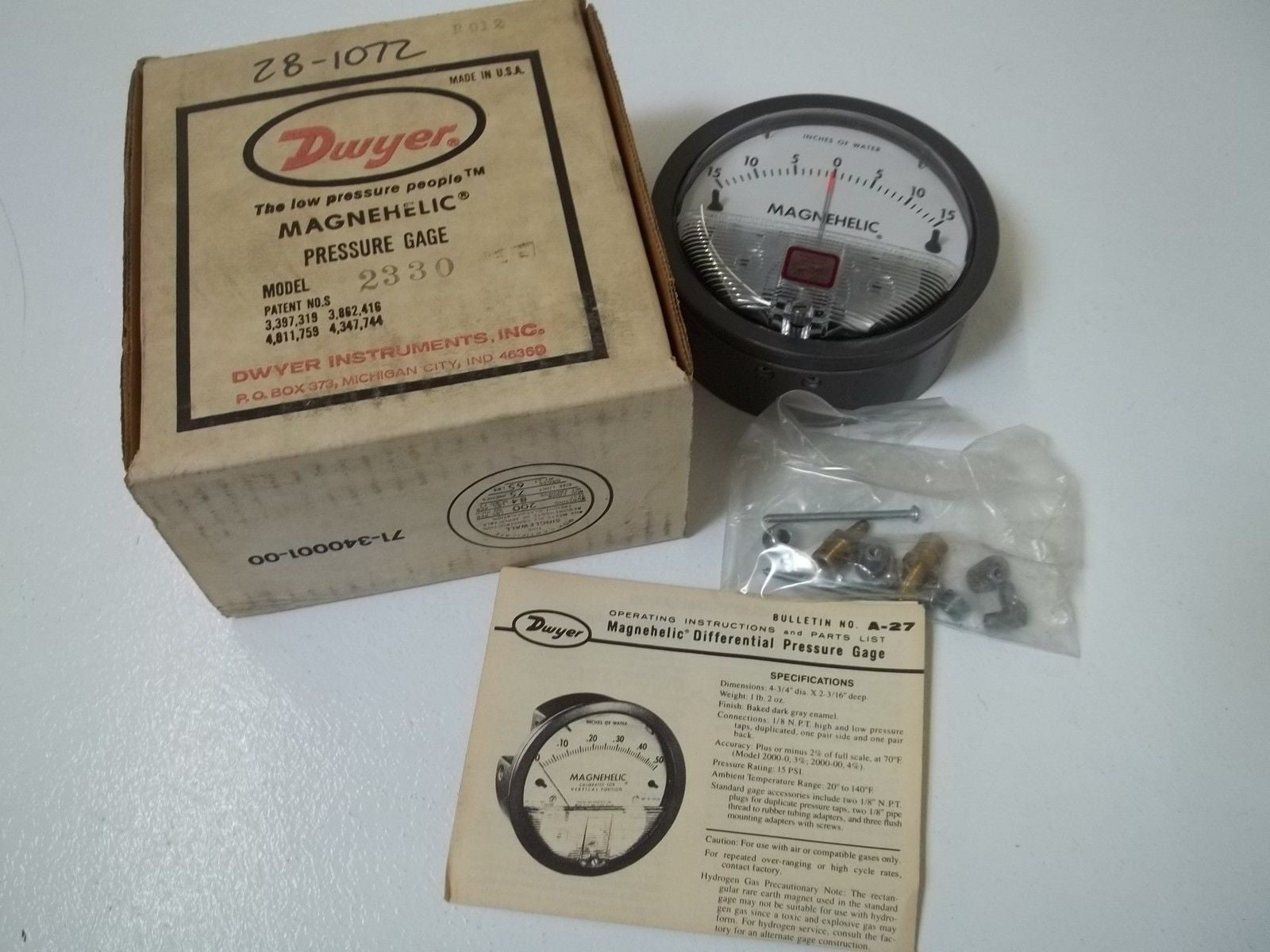 DWYER 2330 PRESSURE GAGE 15-0-15PSI *NEW IN BOX*